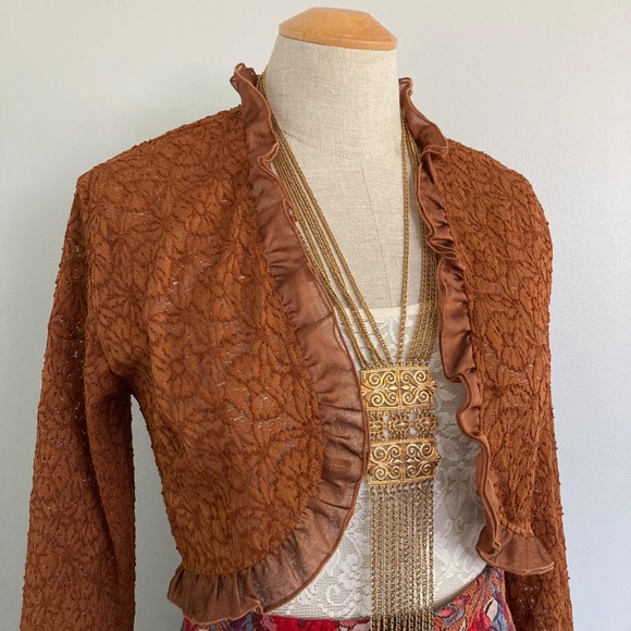 Lace Bolero with Bell Sleeves, Size M - Picture 5 of 10